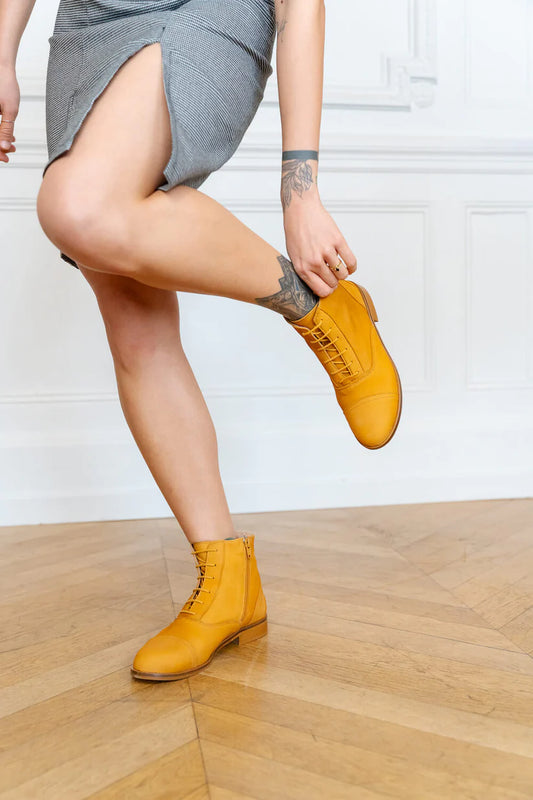 Mama Sandy, bottines de danse swing jaune moutarde en nubuck